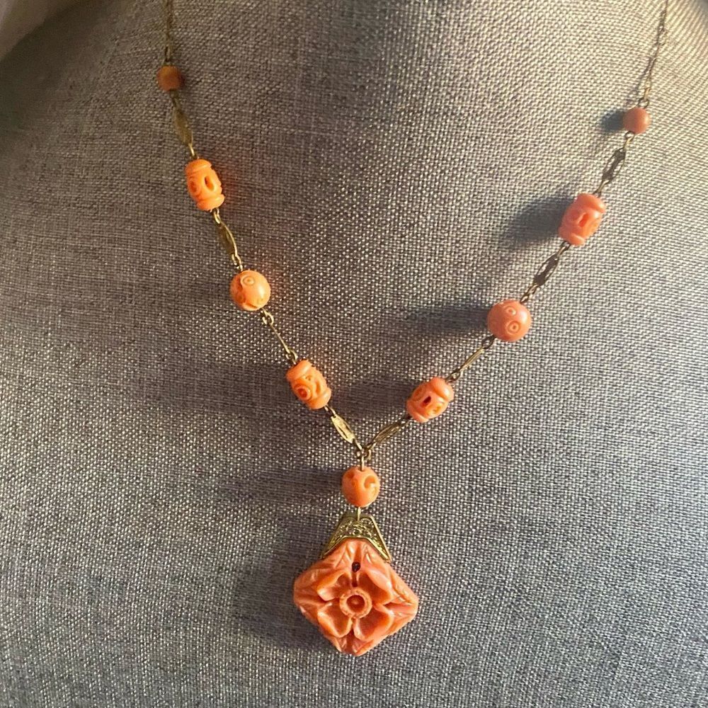 Vintage 1930s Carved Celluloid Necklace